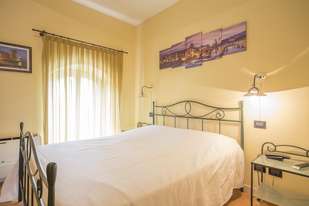 Hotel Antichi Cortili Dossobuono Room photo