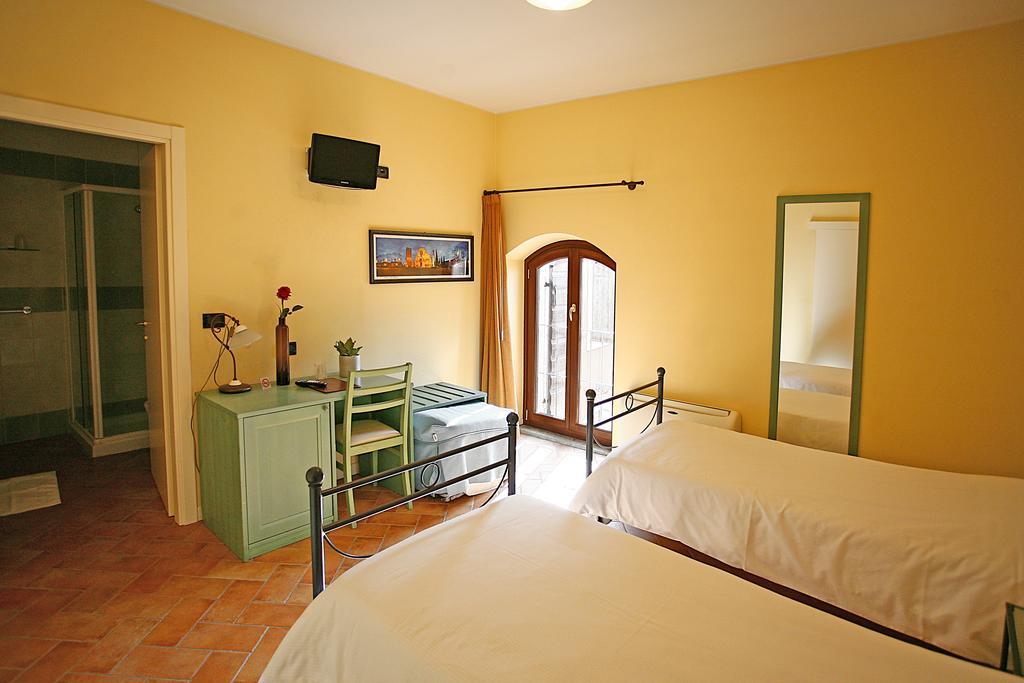 Hotel Antichi Cortili Dossobuono Exterior photo