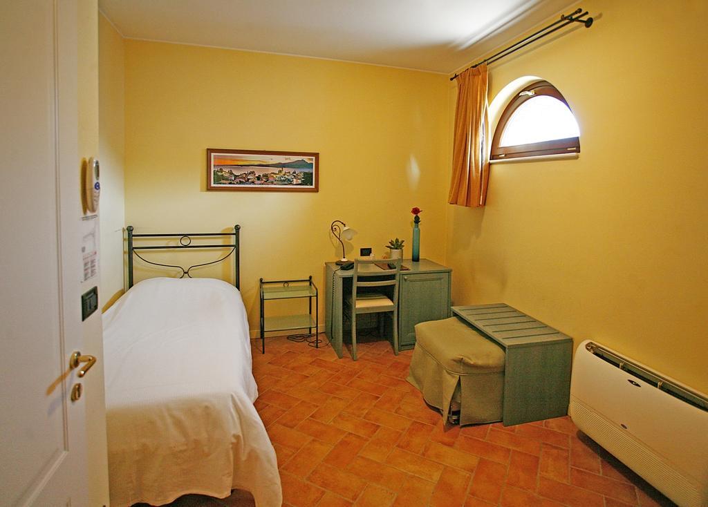 Hotel Antichi Cortili Dossobuono Exterior photo