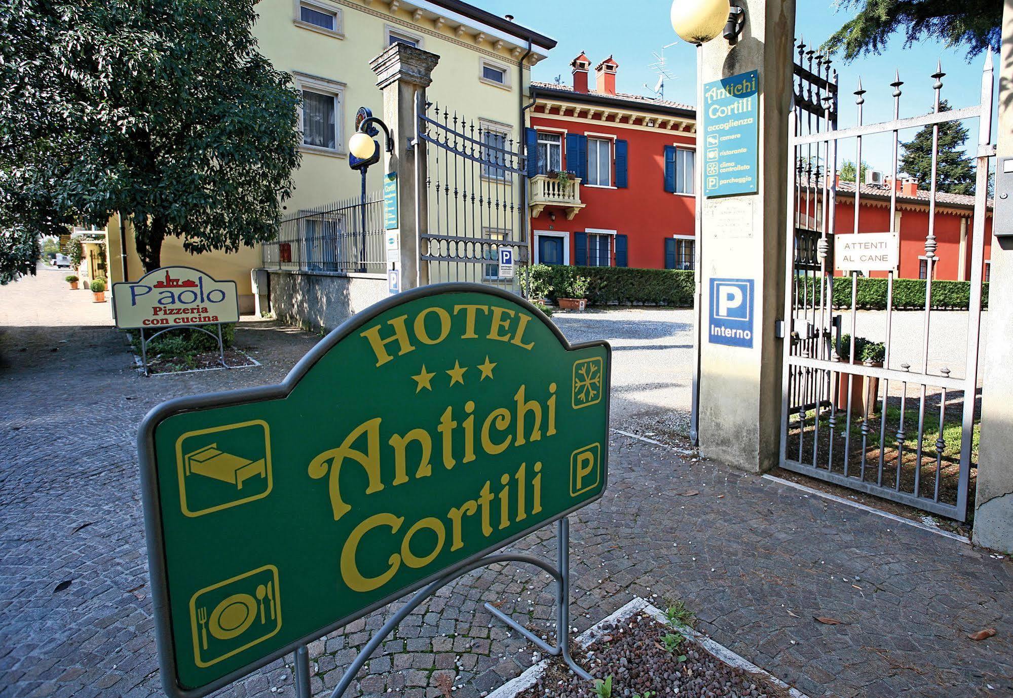 Hotel Antichi Cortili Dossobuono Exterior photo